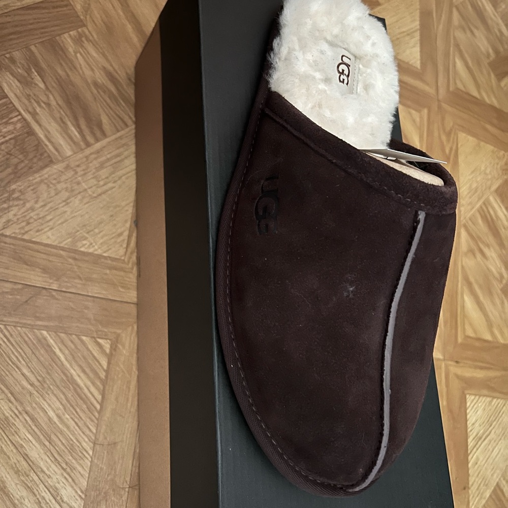 Ugg - Picture 3 of 3